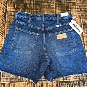 Wrangler NWT High Rise Cowboy Shorts size 28/5